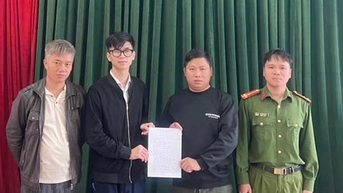 ប្រជាជននៅ Bac Ninh ត្រឡប់ 1.5 ពាន់លានដុង ផ្ទេរខុស