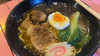 Mì ramen vỉa hè: Đặc sản Nhật Bản hút khách giữa mùa đông Hà Nội có gì đặc biệt?
