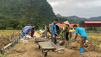 ភូមិបាខេ រួបរួមកសាងជនបទថ្មី។