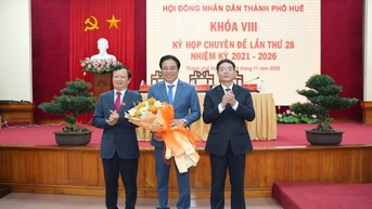 ទីក្រុង Hue មានប្រធានថ្មី និងអនុប្រធានគណៈកម្មាធិការប្រជាជនទីក្រុង