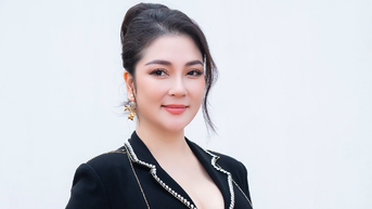 តើ​តារា​ស្រី​វៀតណាម ៤ រូប​ណា​ដែល​ទាក់ទាញ​មនុស្ស​ឲ្យ​ចាប់​អារម្មណ៍​ជាមួយ 'មុខ​ព្រះច័ន្ទ'?