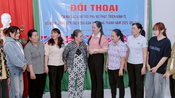 កិច្ចសន្ទនាជាមួយសមាជិកស្ត្រីចំនួន 100 នាក់អំពីគោលនយោបាយគាំទ្រដល់ការអភិវឌ្ឍន៍សេដ្ឋកិច្ច និងសមភាពយេនឌ័រ