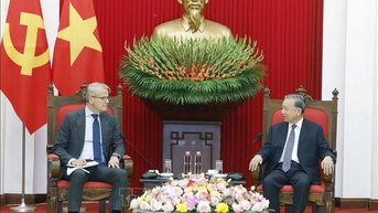 អគ្គលេខាធិការ To Lam ទទួលនាយក APMoller - Maersk Group