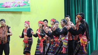 Giữ gìn văn hóa phi vật thể dân tộc thiểu số thông qua mô hình câu lạc bộ