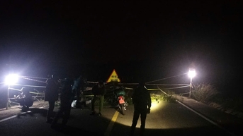 Cảnh báo sụt lún đường giao thông Đan Phượng - Tân Thành ở xã Tân Hà Lâm Hà