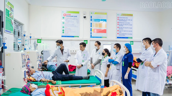 Bệnh viện Đa khoa khu vực Mường Khương tiếp nhận thêm 5 máy chạy thận nhân tạo và 01 máy lọc máu liên tục