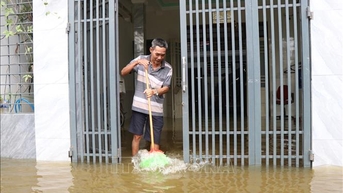 Người dân vùng trũng ở Huế sớm ổn định cuộc sống sau lũ