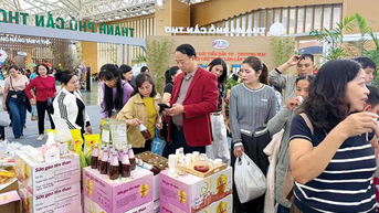 Gian hàng chung của Cần Thơ tại Hội chợ Mùa Thu 2025 đạt được hiệu quả tích cực