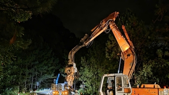 Xuyên đêm khẩn cấp gia cố điểm sạt lở trên đèo Mimosa