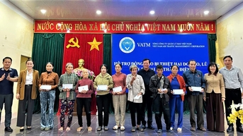 Hỗ trợ 335 triệu đồng cho người dân xã Thăng Điền bị thiệt hại do thiên tai