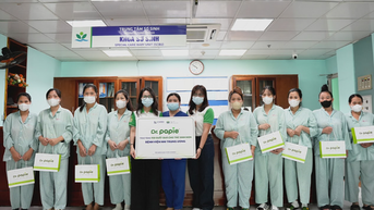 Những món quà nhỏ giữa nơi sự sống mong manh: Dr.Papie đồng hành cùng trẻ sinh non tại Bệnh viện Nhi Trung ương