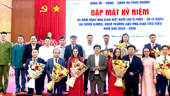 Xã Phúc Khánh tổ chức gặp mặt, tuyên dương, khen thưởng các nhà giáo tiêu biểu