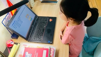 Bảo vệ người yếu thế trên không gian mạng