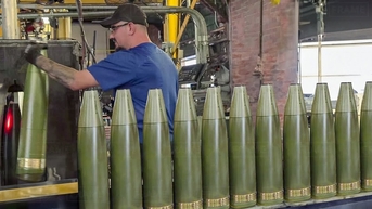 Vương quốc Anh lần đầu xây nhà máy sản xuất đạn dược sau nhiều năm