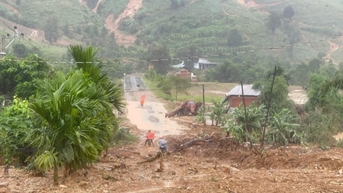 Yêu cầu đảm bảo an toàn cho học sinh, giáo viên miền Trung khi mưa lũ phức tạp
