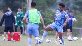 Chờ chiến thắng đẹp của tuyển Việt Nam trên đất Lào