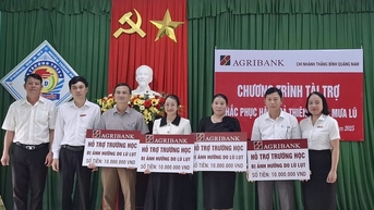 Agribank chi nhánh Thăng Bình hỗ trợ 200 triệu đồng giúp các trường học khắc phục thiệt hại do thiên tai