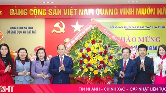 Lãnh đạo tỉnh chúc mừng các đơn vị, trường học nhân Ngày Nhà giáo Việt Nam