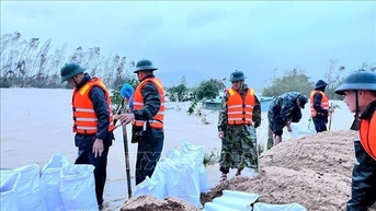 Gia Lai huy động lực lượng ứng phó khẩn cấp khi nước lũ dâng cao