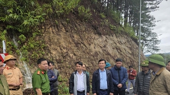 Chủ tịch UBND tỉnh Lâm Đồng chỉ đạo tập trung ứng phó, khắc phục hậu quả mưa lũ