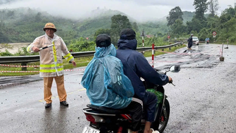 Nỗ lực điều tiết giao thông trên đèo Khánh Lê