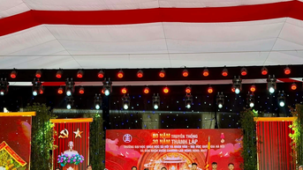 Trường đại học Khoa học Xã hội và Nhân văn đón nhận Huân chương Lao động hạng Nhất