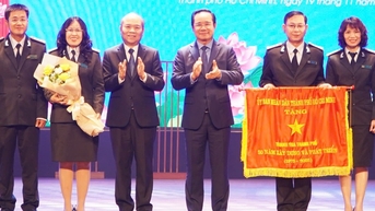 Thanh tra TP.HCM nhận Huân chương Lao động hạng nhất