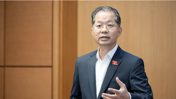 ប្រធាន​ចៅក្រម៖ «តម្លៃ​ដី​ត្រូវ​តាម​ទីផ្សារ វា​នឹង​ឡើង​តែ​មិន​ចុះ»។