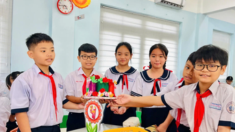 ទីក្រុងហូជីមិញ ធានារ៉ាប់រងសង្គម ស្នើឱ្យសាលារៀនសងប្រាក់ថ្លៃធានារ៉ាប់រងសុខភាព ដែលប្រមូលបានពីសិស្ស។