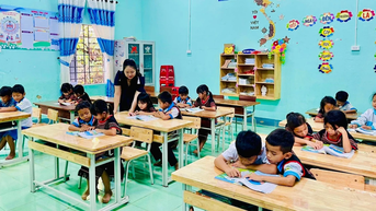 Đồng bộ chính sách để giữ chân nhà giáo