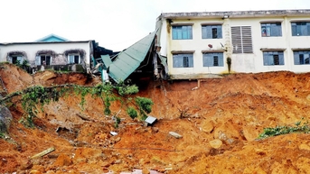 បាក់ដីជុំវិញសាលាបឋមសិក្សា និងអនុវិទ្យាល័យ សឺន ឡុង ជម្លៀសសិស្ស និងគ្រូជាបន្ទាន់