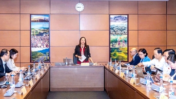 បង្កើនប្រាក់បំណាច់អនុគ្រោះដល់គ្រូបង្រៀនយ៉ាងឆាប់រហ័ស និងពង្រីកអត្ថប្រយោជន៍ធានារ៉ាប់រងសុខភាពសម្រាប់ប្រជាជន