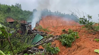 ខេត្ត Quang Ngai៖ ការបាក់ដីយ៉ាងធ្ងន់ធ្ងរនៅលើផ្លូវ Truong Son Dong