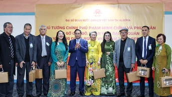 នាយករដ្ឋមន្ត្រី Pham Minh Chinh ជួបជាមួយសហគមន៍វៀតណាមនៅអាល់ហ្សេរី