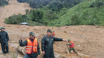 Lực lượng chức năng tìm thấy thi thể 1 nạn nhân mất tích vụ sạt lở núi ở xã Hùng Sơn