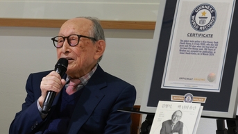 អ្នកនិពន្ធចាស់ជាងគេលើពិភពលោក Kim Hyung Seuk៖ យើងគ្រាន់តែចាស់នៅពេលដែលយើងគិតថាយើងចាស់