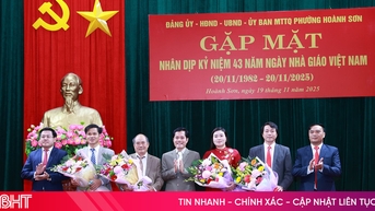 Phường Hoành Sơn gặp mặt kỷ niệm 43 năm Ngày Nhà giáo Việt Nam