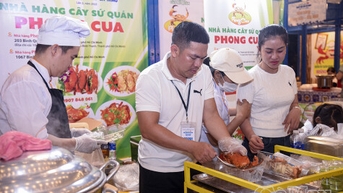 Cua Cà Mau “cháy hàng” trong 2 ngày đầu Lễ hội ẩm thực tại TP Hồ Chí Minh