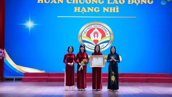 Cau Giay Ward សរសើរគ្រូគំរូធម្មតាក្នុងឆ្នាំសិក្សា 2024 - 2025