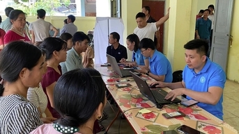 បន្តនាំយកសេវាសាធារណៈតាមអនឡាញ គ្រប់ភូមិ និងភូមិ (អត្ថបទចុងក្រោយ)