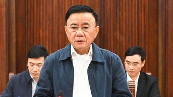 ការិយាល័យនយោបាយ៖ រៀបចំឡើងវិញនូវគណៈកម្មាធិការបក្សនៃក្រុមសេដ្ឋកិច្ចចំនួន ១៨ សាជីវកម្ម និងធនាគារពាណិជ្ជរបស់រដ្ឋចំនួន ៤