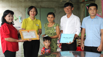 ជំនួយផ្នែកហិរញ្ញវត្ថុសម្រាប់អ្នកជំងឺដែលមានជំងឺមហារីកបំពង់អាហារ hypopharyngeal-esophageal