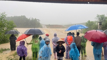 ឃុំ Cu M'ta៖ ភ្លៀង​ធ្លាក់​ខ្លាំង​បង្ក​ទឹក​ជន់​លិច​ផ្លូវ និង​ផ្ទះ​ប្រជាពលរដ្ឋ​ជា​ច្រើន​ខ្នង