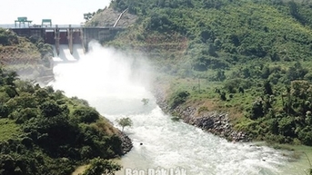 ការបង្កើនកម្រិតផ្លូវទឹកនៃអាងស្តុកទឹកវារីអគ្គិសនី Buôn Tua Srah