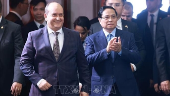 Thủ tướng Phạm Minh Chính và Thủ tướng Algeria Sifi Ghrieb tham dự Diễn đàn kinh tế Việt Nam – Algeria