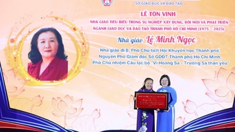 ទីក្រុងហូជីមិញ៖ ផ្តល់កិត្តិយសជូនគ្រូបង្រៀនឆ្នើម និងប្រគល់រង្វាន់ Vo Truong Toan