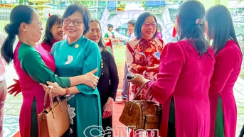 ការអប់រំ Ca Mau៖ រក្សាប្រពៃណី ខិតខំធ្វើសមាហរណកម្ម