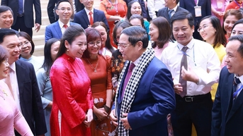 គ្រូ​គឺ​ជា​រូប​ដ៏​ថ្លៃ​ថ្នូរ តែង​តែ​គោរព និង​គោរព។