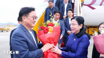 ប្រធានរដ្ឋសភាកូរ៉េខាងត្បូង ចាប់ផ្តើមដំណើរទស្សនកិច្ចជាផ្លូវការនៅវៀតណាម