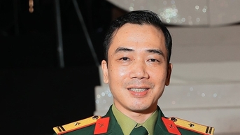 វរសេនីយ៍ទោ តន្ត្រីករ ដូ បាវ បានឡើងឋានៈជានាយកនៅអាយុ 47 ឆ្នាំ។